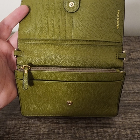 Michael Kors Phone Crossbody/Wallet (Pistachio) Color - Picture 2 of 9